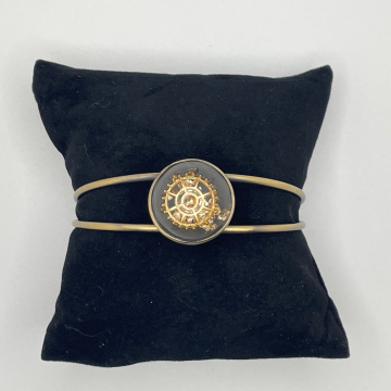 Bracelet jonc cabochon pierres de verre et engrenage dorés