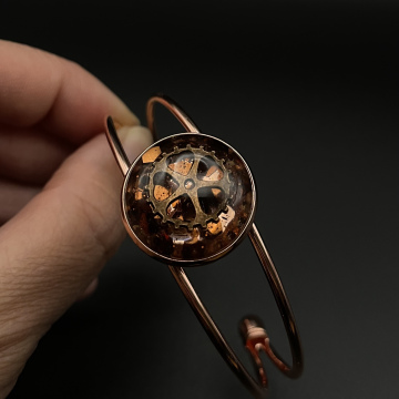 Bracelet jonc cabochon engrenage et paillettes bronze et marrons