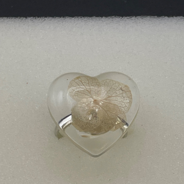 Bague coeur fleur blanche