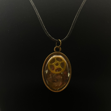 Collier cabochon petit ovale engrenages