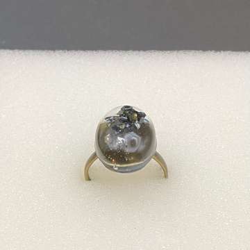 Bague ovale pierres de verre multicolores