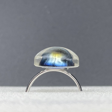 Bague ronde motif arc-en-ciel