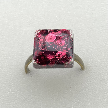 Bague carrée pailletée bordeaux